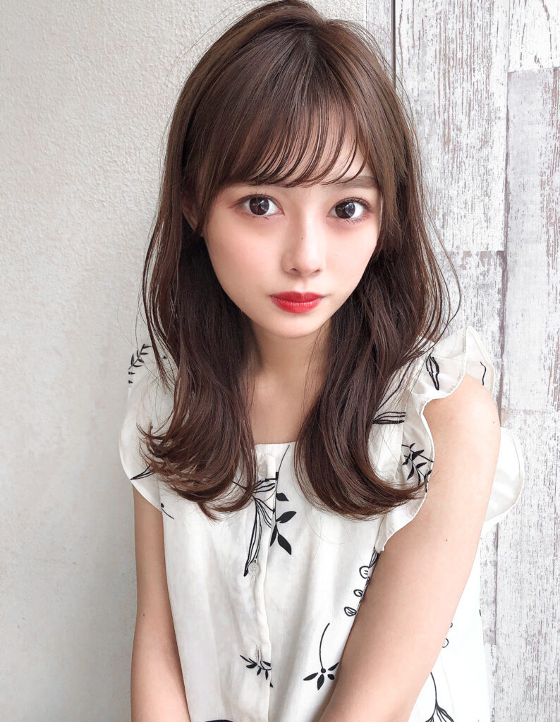前髪パーマ大人可愛いくびれロングヘア