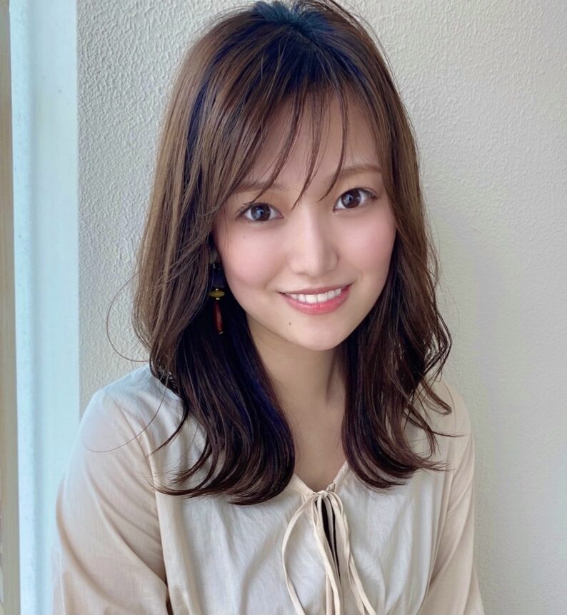 大人かわいいくびれセミディ