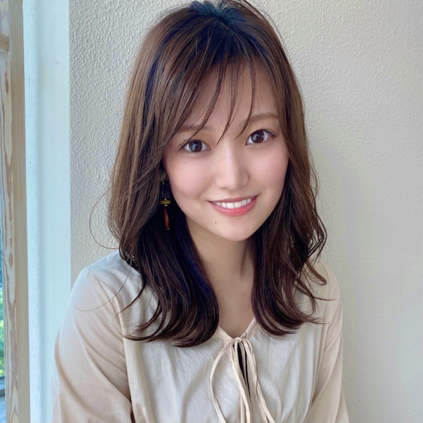 大人かわいいくびれセミディ