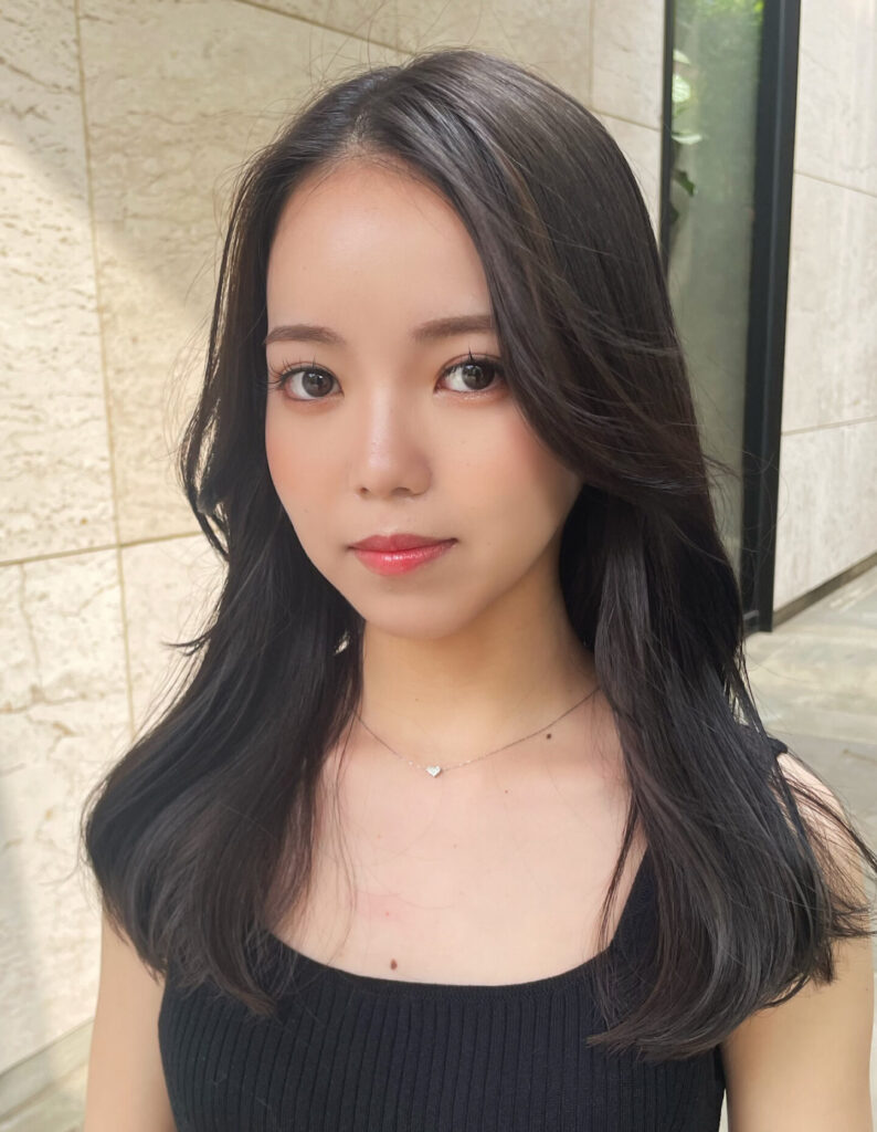 韓国ヘア　前髪なし　セミロング　くびれ