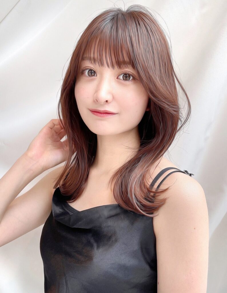 自然な動きと艶のあるくびれヘア/流れるお顔まわりカット