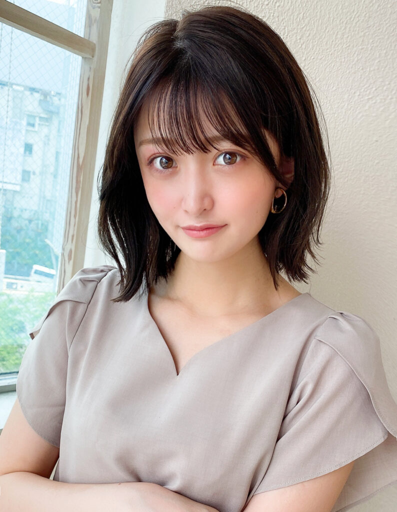 前下がりボブ ひし形シルエット 外ハネ くびれヘア サイドバング【KI-018】