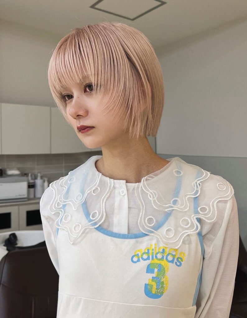 ブロンド　フェイスレイヤーボブ