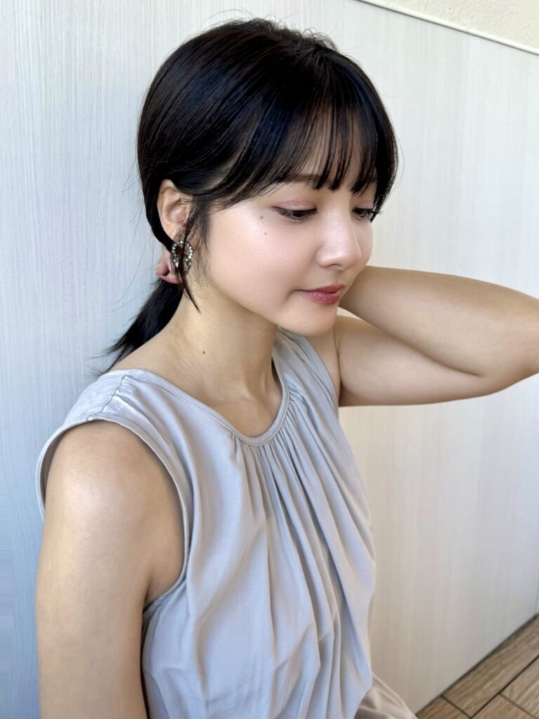 上品な顔まわりと小顔前髪