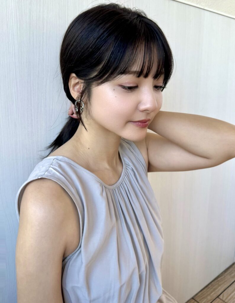 上品な顔まわりと小顔前髪