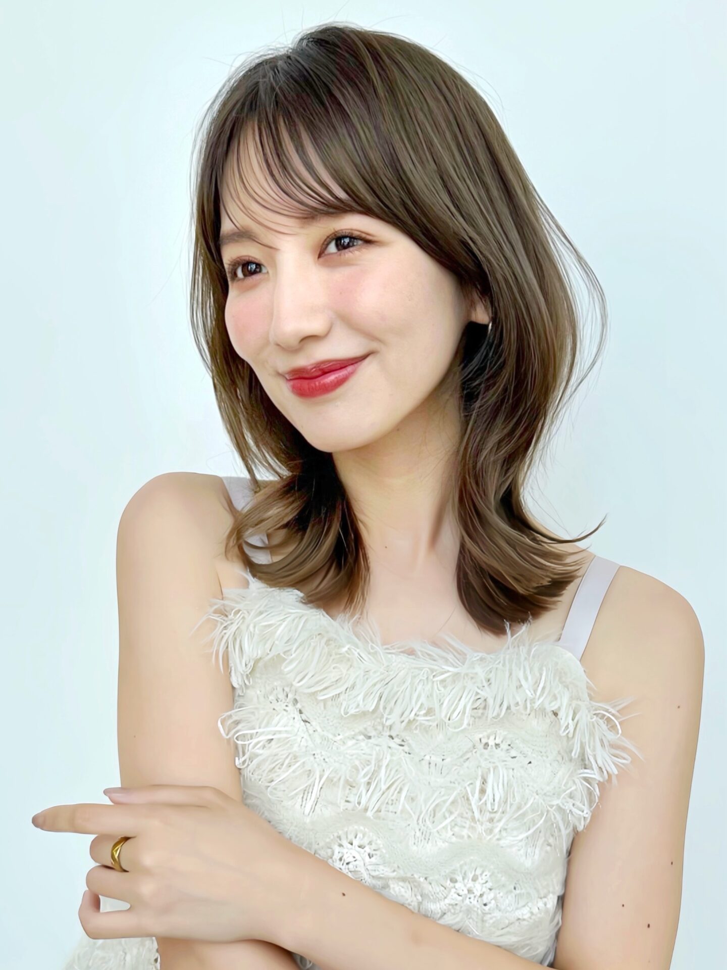 自然な動きと艶のあるくびれヘア/流れるお顔まわりカット
