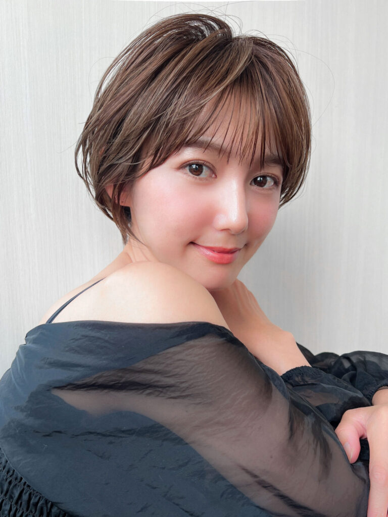 大人女性におすすめ！透明感たっぷりのふんわりショートボブ