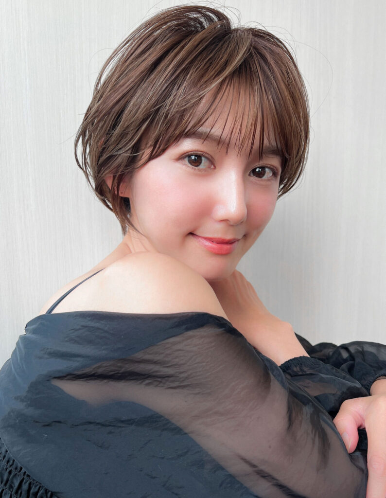 大人女性におすすめ！透明感たっぷりのふんわりショートボブ