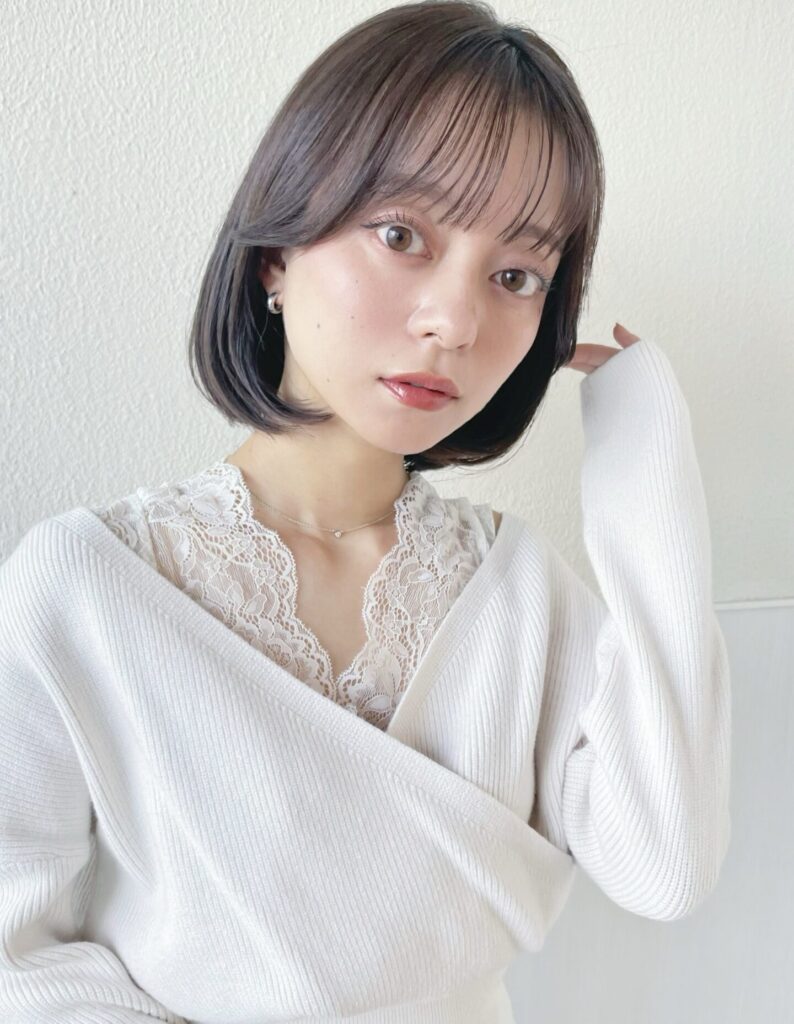 ミディアムレイヤーひし形シルエット髪質改善カラー大人ボブ