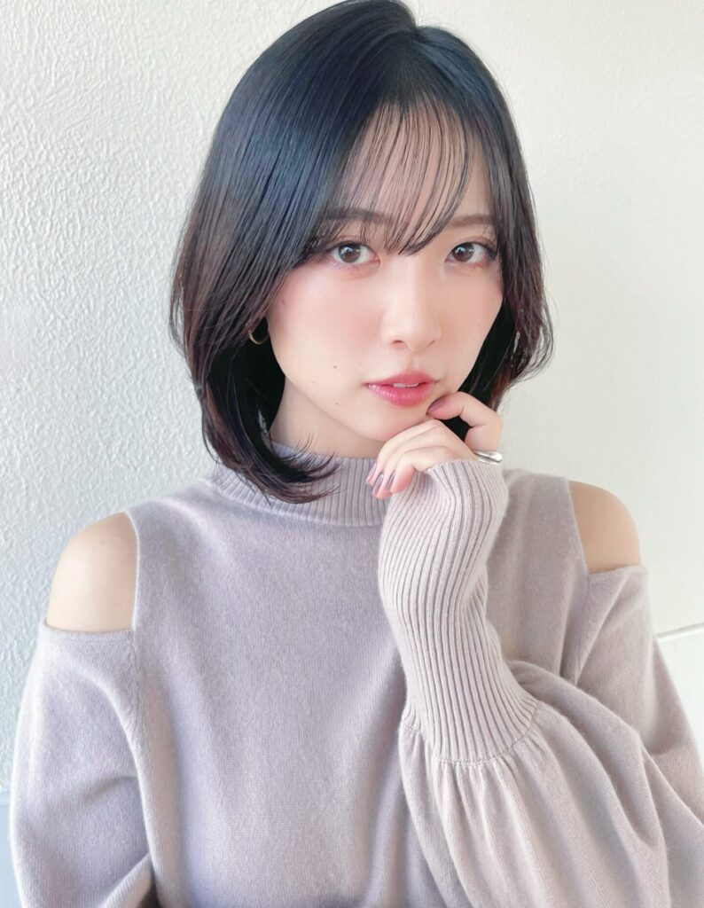 ミディアムレイヤーひし形シルエット髪質改善カラー顔まわりレイヤー