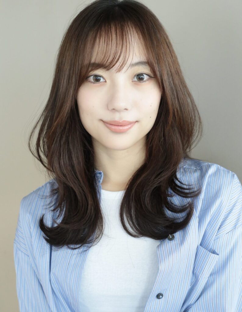大人かわいいミディアムレイヤー