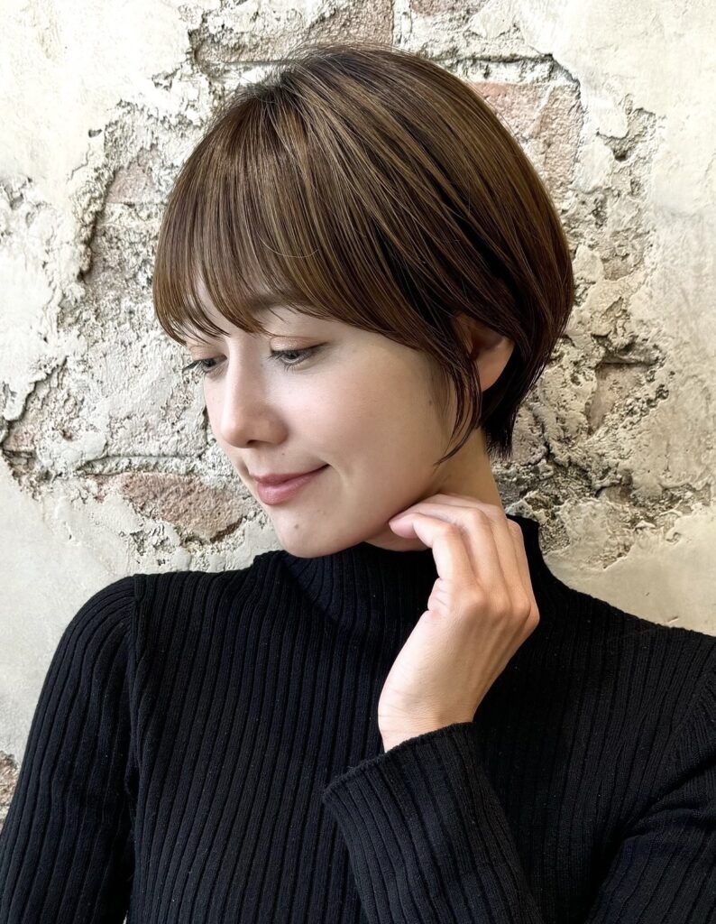 横顔美人ショート