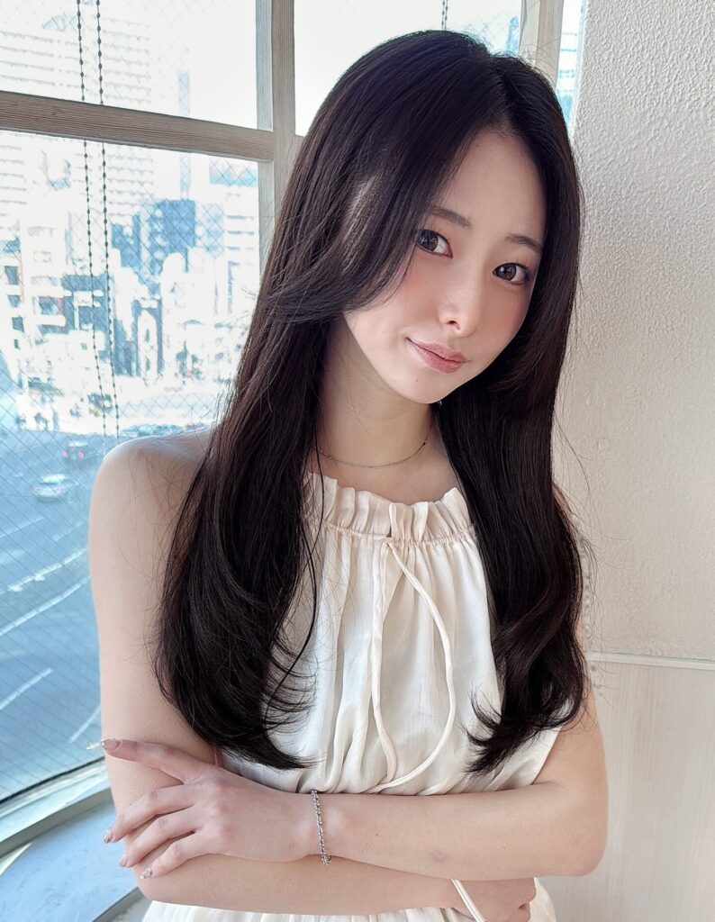 ロングレイヤー透明感カラー前髪ストレート30代