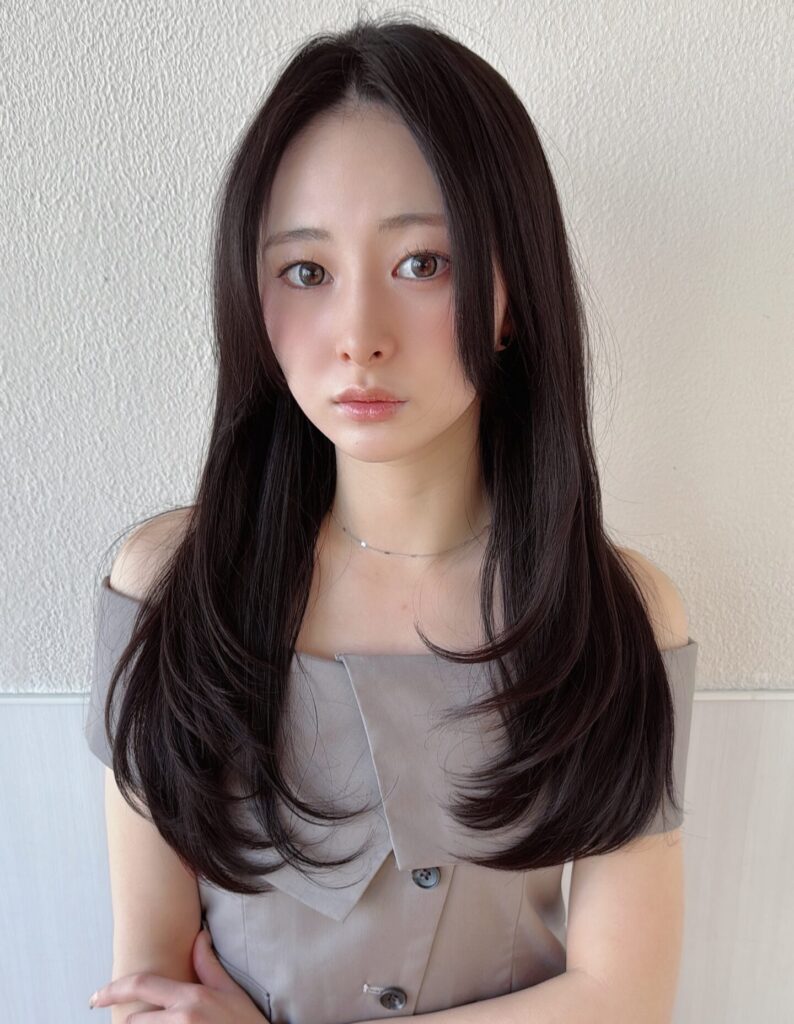 レイヤーカットメルティカラー前髪ストレート30代