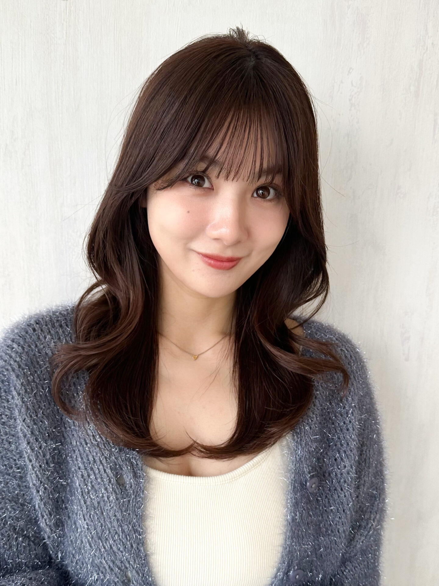 大人可愛い韓国風くびれヘアレイヤーカット顔周り小顔バング