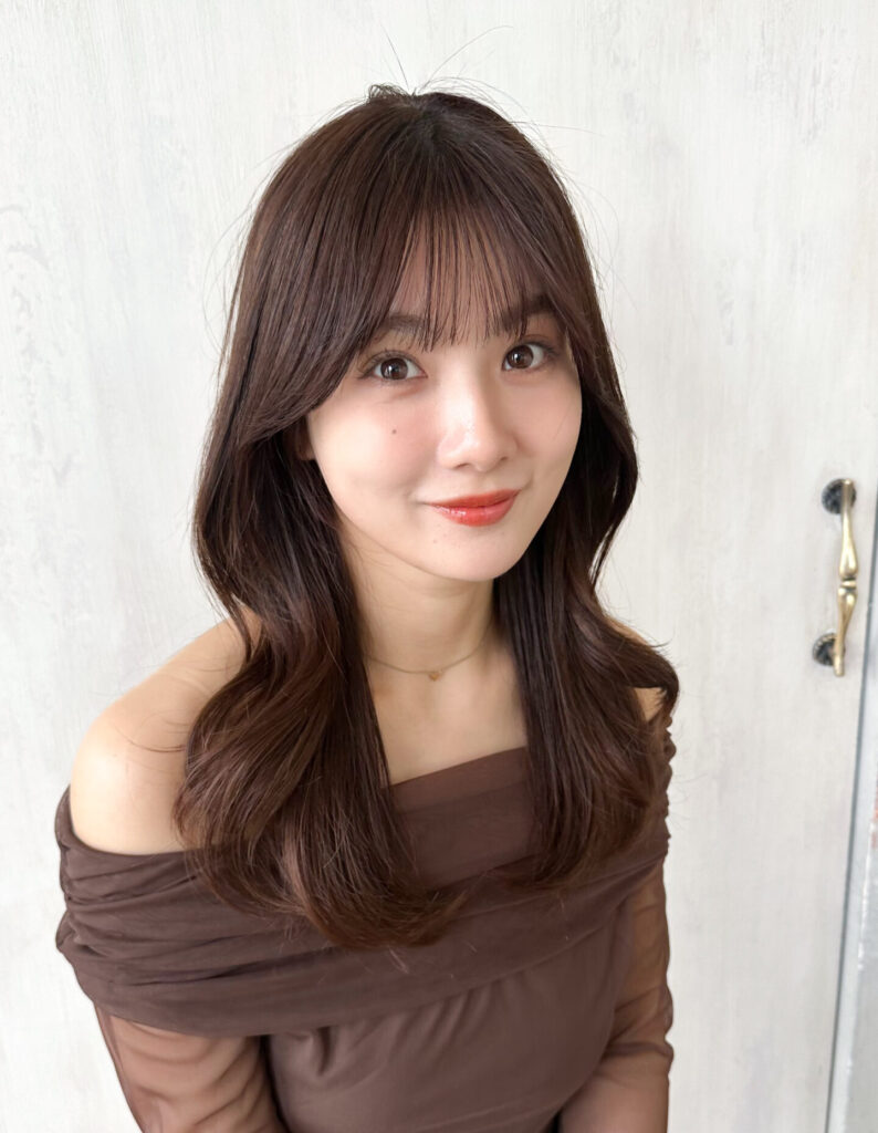 韓国風くびれヘアレイヤーカットお顔まわり小顔シースルーバング