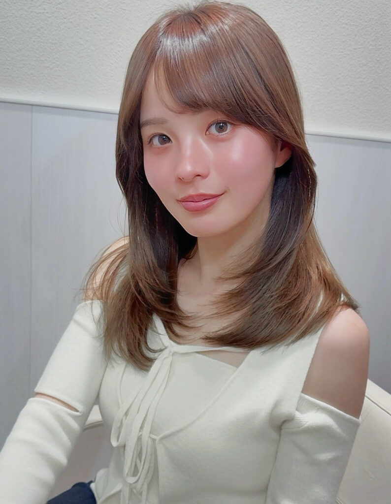 ブラウン系カラー表参道ミディアムレイヤー顔まわりカットセミディワイドバング20代30代40代50代